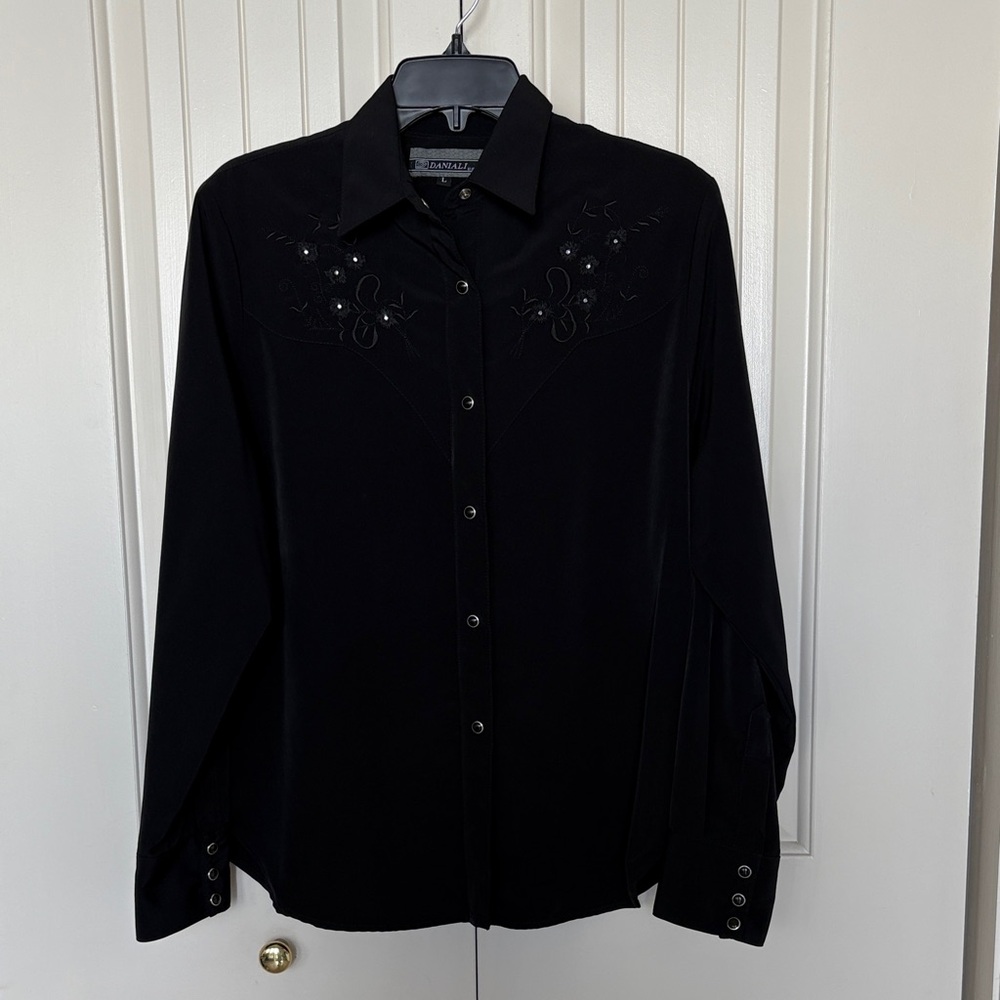 Daniali Western Wear for Women Embroidered with‎ Rhinestones Vintage